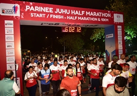 Zayed Khan And Sonnalli Seygall Encourage Thousands of Mumbaikars at Parinee Juhu Half Marathon 2020