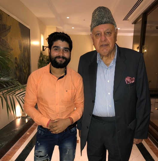 Manish Tiwari  Actor – Producer With Artistic Bent Of Mind Along With Manager Of Many Stars