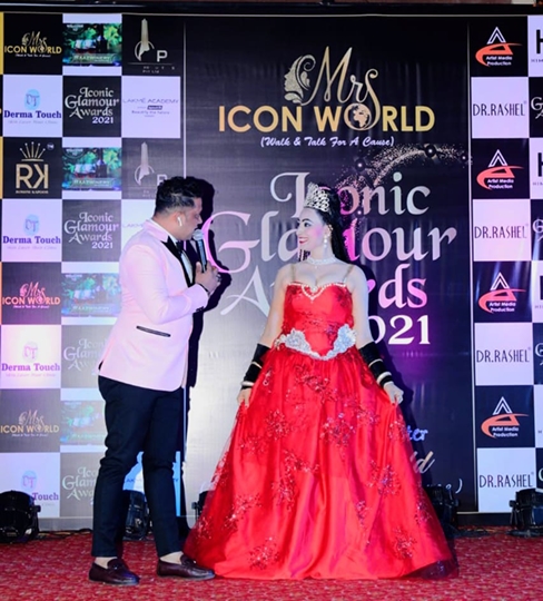 ACTRESS VANDANA GAUTAM WINNER OF  THE CROWN OF ICONIC GLAMOUR MISS WORLD 2021