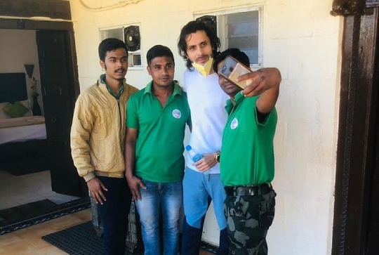 Actor Man Singh’s INTEZAAR KOI AANE KO HAI And VEBBI Both – Ready to knock on the Silver screen