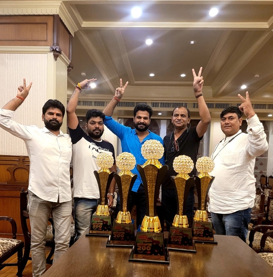 Ritesh Pandey’s Song Lavandiya London Se Layenge Crosses 200  Millions Views On Youtube