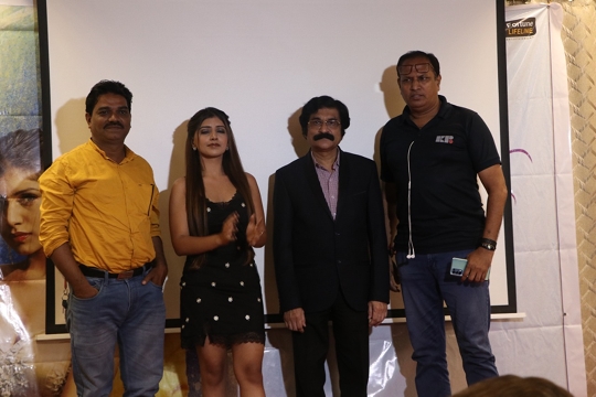 B4U Music Released Shahid Mallya And Riddhi Kapadia’s Music Video SARA DOWNTOWN