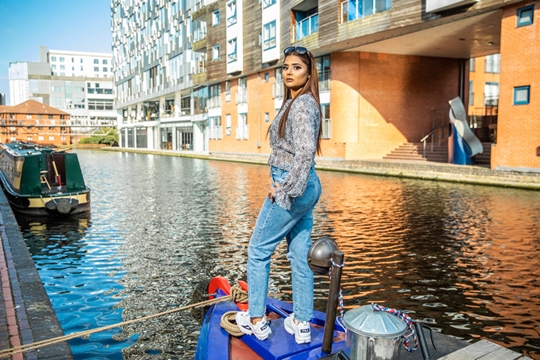 Singer Sandeep’s   Song  RIGHT TO LEFT Relesaed on PTC Punjabi Channel