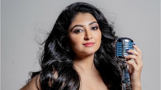 Singer Bhoomi Trivedi Thanks Amit Trivedi  Team As Ghani Cool Chori Gets Over 10M Views