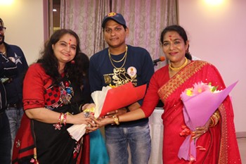 Mrs  Kajal Ghosh Rochwani  Founder of Royal Femme Club  organized Kaali Puja  At Andheri West. Dr  Bharati Lavekar – MLA  Versova Vidhaan Sabha Was Honorable Chief Guest