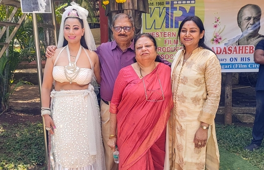 Actress Vandana Gautam Great Grand  Daughter of Dadasaheb Phalke Reached For Tribute on His Memorial Day