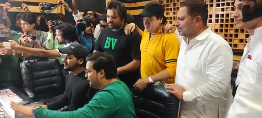 उस्मान खान के संगीत से सजा प्यार भरा गीत “जाएं तो जाएं कहाँ” अल्तमश फरीदी ने किया रिकॉर्ड