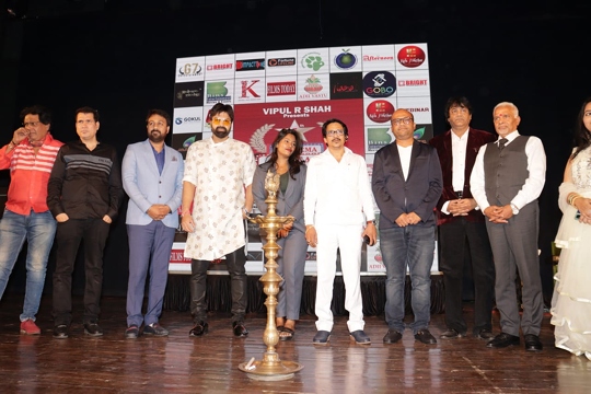 ब्रह्मा केके सरचंद्र  बोस की  सिनेमा आजतक अवार्ड में उपस्थित