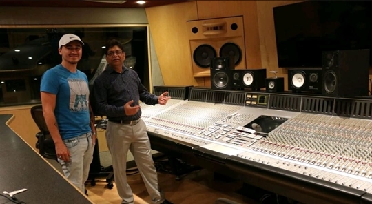 Ashfaque khopekar ने देश विदेश के नये गायको को दिया  ग़ज़ल अल्बम  तिनका तिनका मे प्लेबॅक सिंगींग का मौका