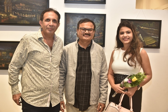 Mumbaikar Lalit Patil Captures Slums and Immortalises their Landscape in his Canvas