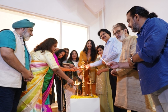 Artist Rakhi through her paintings expressing devotion and passion  Rakhi S Baid – Amazing paintings to be seen through Krishnansh Sangrah