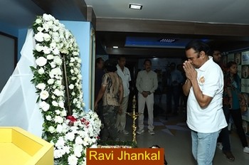 ‘विक्रम गोखले के साथ काम करने का मेरा सपना अधूरा रह गया’ ! सिंटा द्वारा रखी गई शोक-सभा में छलका शबाना आज़मी का दर्द !