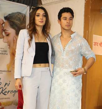 Renowned Producer Mahendra Dhariwal – Actress Simrita Sandhu And Bigg Boss Fame Pratik Sehajpal’s Music Video RAB NI MAAF KAREGA Is A Blockbuster