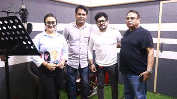 राकेश प्रधान सक्सेना, हेमा प्रधान सक्सेना की फिल्म ‘माई के दुलारी’ का मुहूर्त सांग गाया खुशबू जैन ने