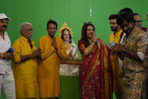 विधिवत पूजा व मुहूर्त के साथ शुरू हुई निर्माता दिलीप सोनकर के धारावाहिक “काशी विश्वनाथ” की शूटिंग