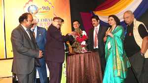 ग्लोबल लिटरेरी फेस्टिवल: एशियन एकेडमी ऑफ आर्ट्स की अद्भुत व सराहनीय पहल!