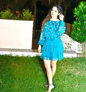 Actress – Performer & Know As Indian Shakira  Piyu Chouhan Celebrated Her Birthday In A Gala Gathering At Beach House, Mudh Island, Mumbai.
